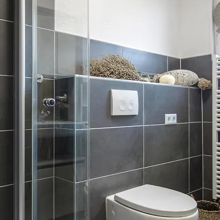 Amazing In Apartment *
